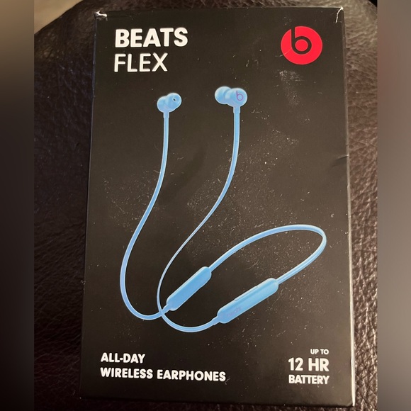 Like New BEATS FLEX Ear Buds in Blue - Picture 1 of 6